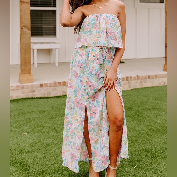 3/$25! NEW!! Emily Wonder Multi Floral Flounce Top Strapless Boutique Maxi Dress - Picture 2 of 9